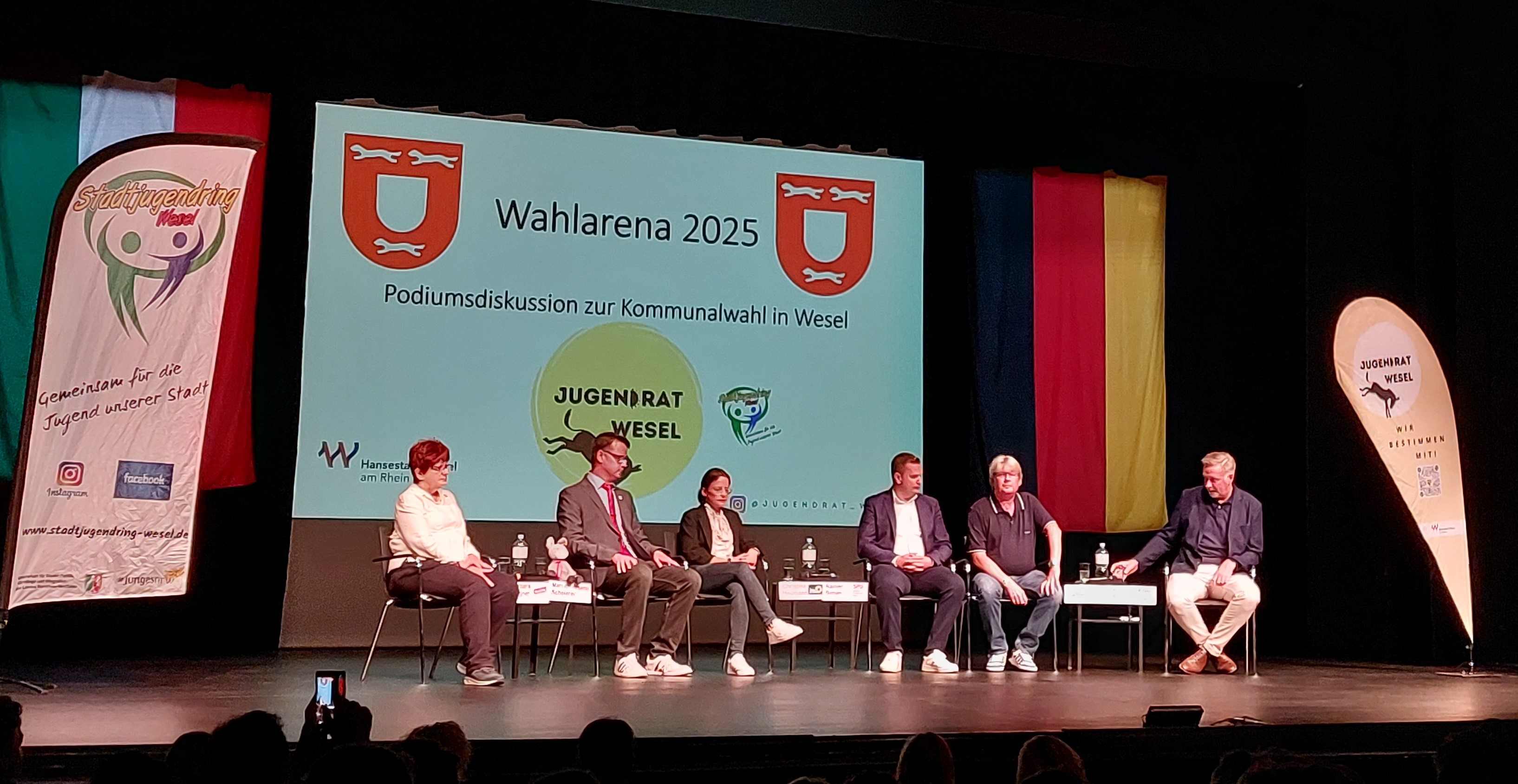 Podiumsdiskussion der Bürgermeisterkandidatinnen und Bürgermeisterkandidaten im Bühnenhaus